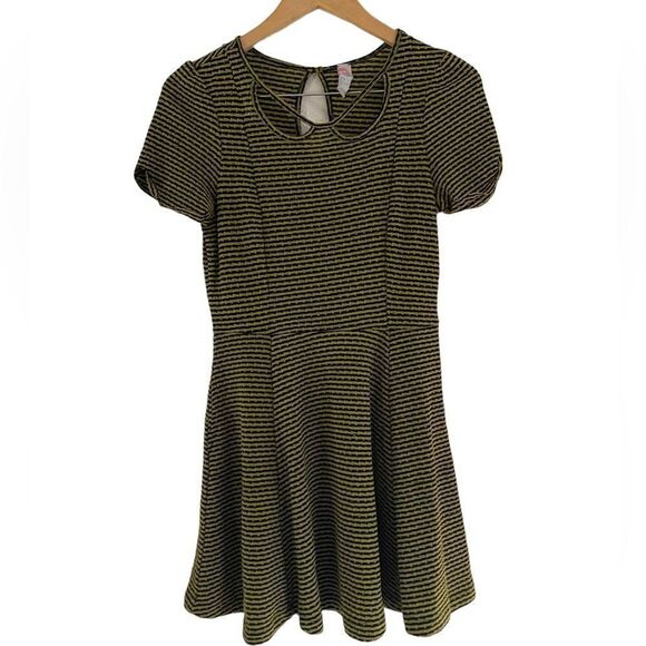 FP Beach knit dress black yellow stripes keyhole skater fit flare size small - Picture 4 of 7